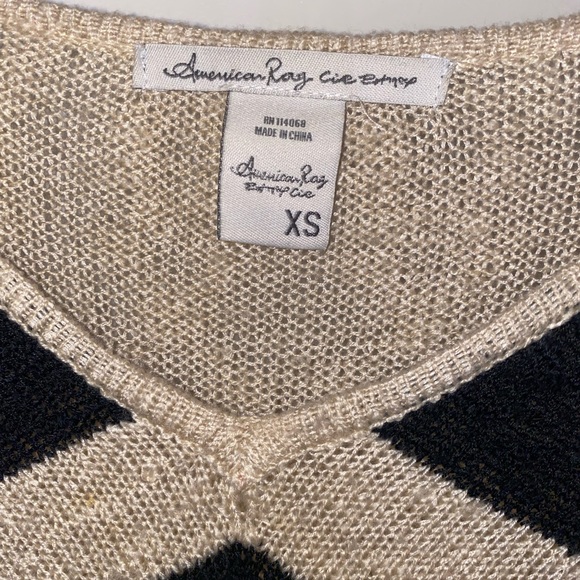 American Rag sweater - Picture 2 of 4